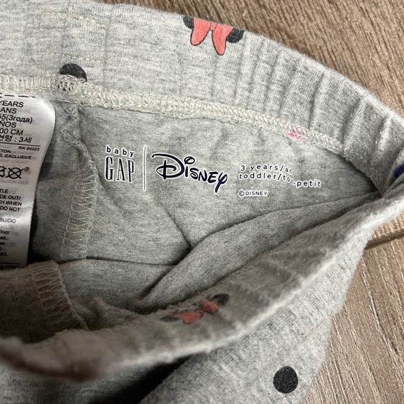 Baby Gap. Disney. 3T. Long sleeve top and pants set. Minnie Mouse pattern. EUC - Picture 3 of 4